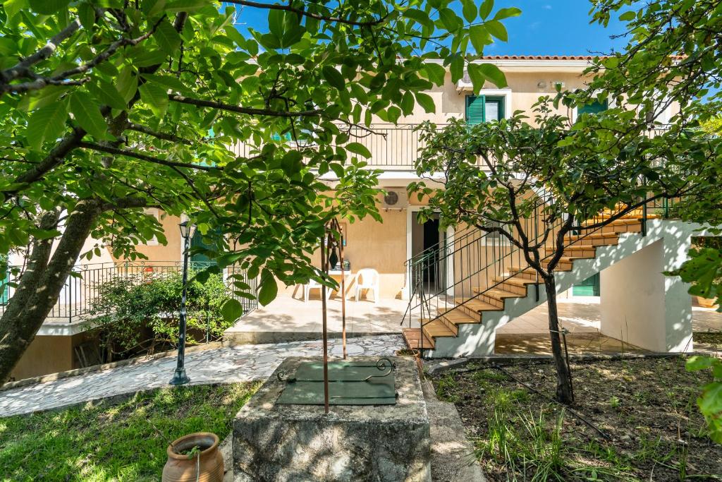 Anemona Apartments